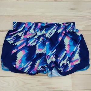 Under Armour girls shorts large